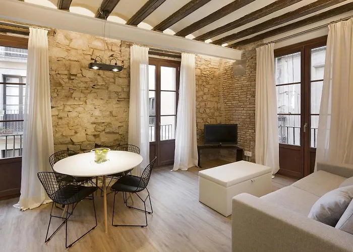 Deco s -Born Apt.